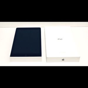 iPad 5th Generation A1822 32GB Space Gray New